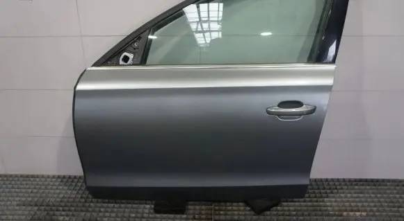 Audi A8 S8 D4 4H Front door LY7G