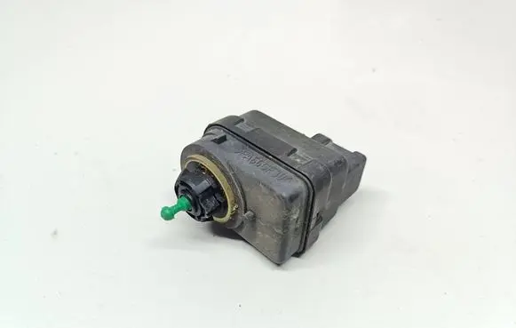 Renault Master II Headlight level adjustment motor 7700840141