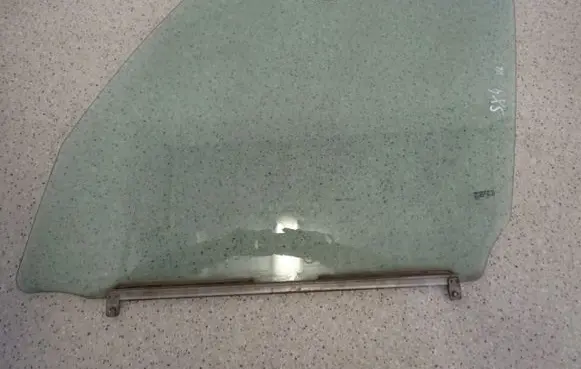 Suzuki SX4 Sliding door window/glass 