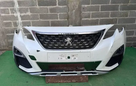Peugeot 3008 II Front bumper 