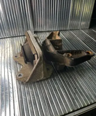 Nissan Interstar Engine mounting bracket 8200034578