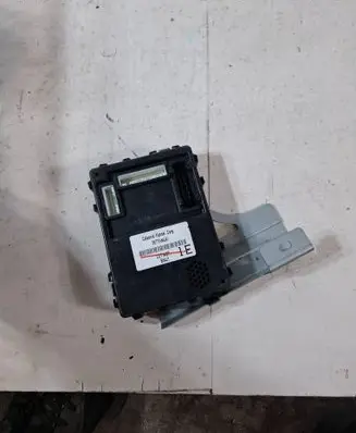 Suzuki Grand Vitara II Central body control module 3677064J41 B64J1 E0T6427
