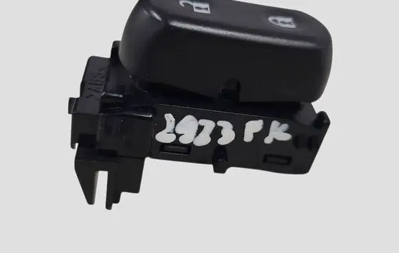 Cadillac CTS Central locking switch button 25752613