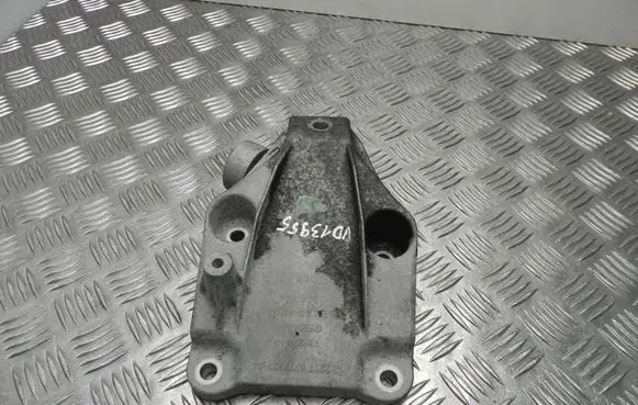 BMW X1 F48 F49 Engine mounting bracket 6777623 VD13955