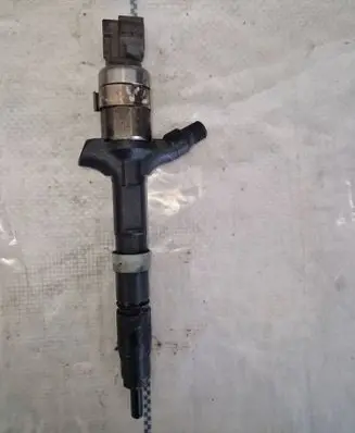 Toyota RAV 4 (XA20) Fuel injector 2367027030