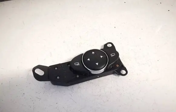 Wing mirror switch