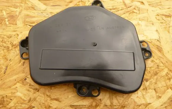Rolls-Royce Wraith Headlight/headlamp dust cover 68631