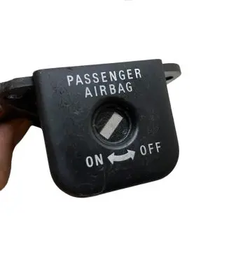 Passenger airbag on/off switch