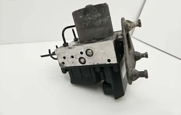 Mercedes-Benz Sprinter W901 W902 W903 W904 ABS Pump A0004465089