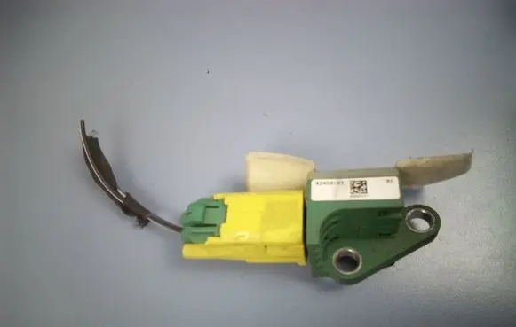 Volkswagen PASSAT B6 Airbag deployment crash/impact sensor 3C0909606 331324