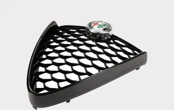 Alfa Romeo Giulia Front bumper upper radiator grill 156157028 156143884