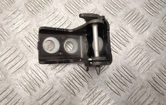 Peugeot 208 II Front door lower hinge 