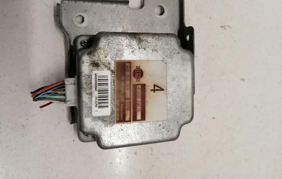 Nissan X-Trail T30 Torque split ecu control unit/module 41650EQ070 A68000U06 6906