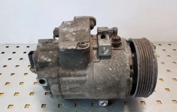 Seat Cordoba (6L) A/C compressor mount bracket 6Q0820803R