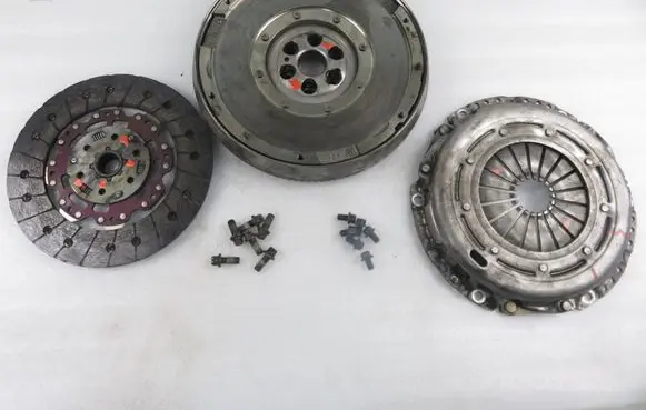 Ford Focus Dual mass flywheel 2294000109 3082001275 1878005341