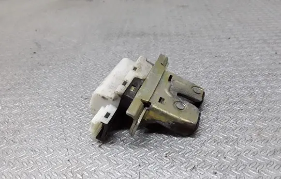 Renault Scenic RX Tailgate/trunk/boot lock/catch/latch