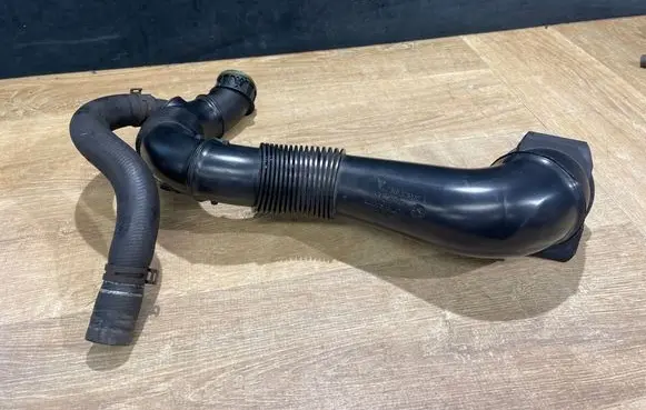 Porsche Macan (95B) Intercooler hose/pipe 95B129532A