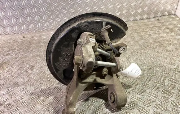 Ford Mustang VI Rear wheel hub FR3C5B758