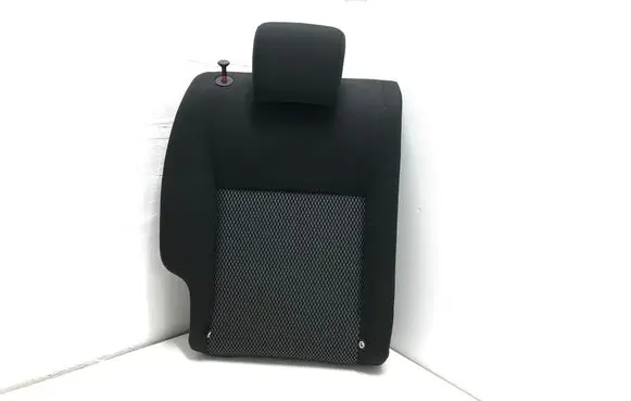 Nissan Juke I F15 Rear seat