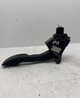 Toyota Avensis T270 Accelerator throttle pedal 7811002020