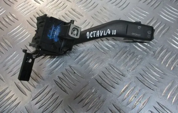 Skoda Octavia Mk2 (1Z) Wiper control stalk