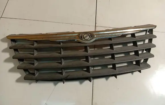 Chrysler Voyager Front grill 04857960AA