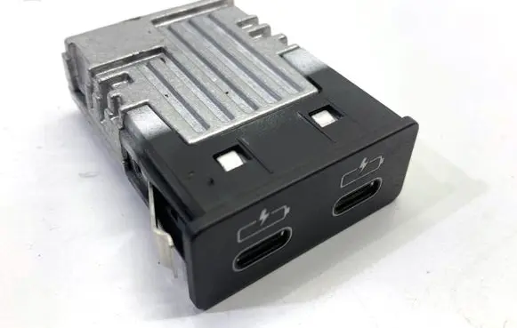 BMW 2 F44 USB socket connector 8711938