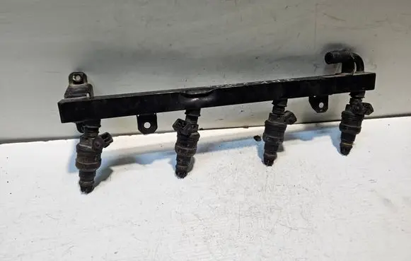 BMW 3 E30 Fuel main line pipe 0280150704 1707731