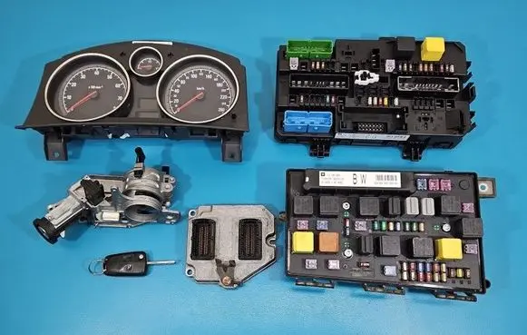 Opel Astra H Engine control unit/module ECU 55351248 IMPRK1540067