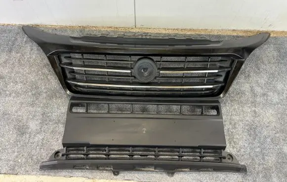 Fiat Ducato Front bumper upper radiator grill 18072151 Z387 1315077070