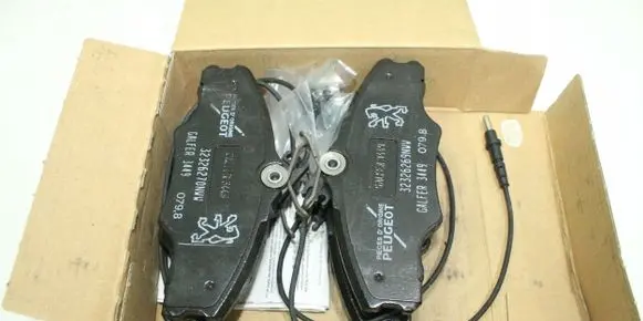 Peugeot 406 Brake pads (front) 425268