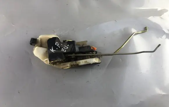 Mitsubishi Pajero Pinin Front door lock