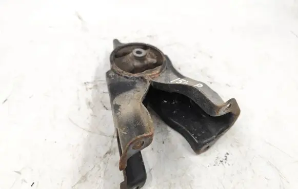 Mitsubishi Eclipse Engine mount bracket