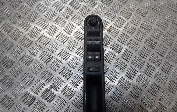 Renault Espace IV Electric window control switch 8200857518