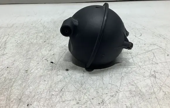 Volkswagen PASSAT B6 Vacuum air tank 7M0129808