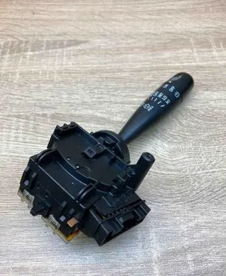 Toyota Yaris Verso Wiper control stalk 173647