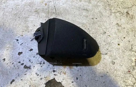 Front door high frequency speaker