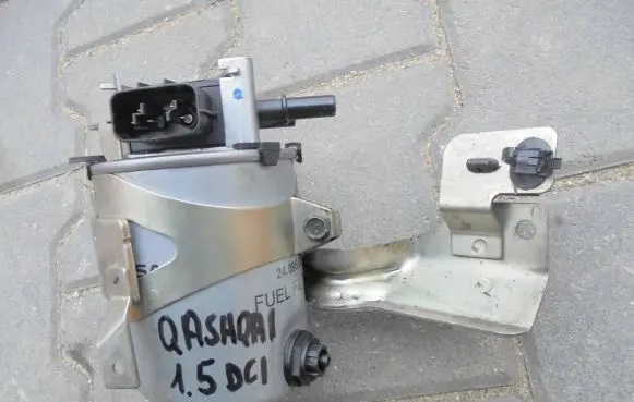 Nissan Qashqai Fuel filter housing 