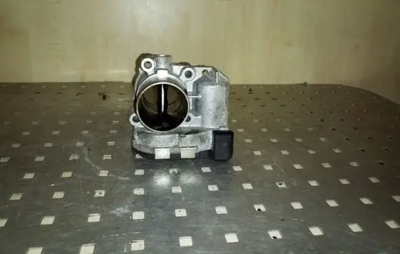 Nissan X-Trail T31 Throttle valve 8200330810E 0281002681