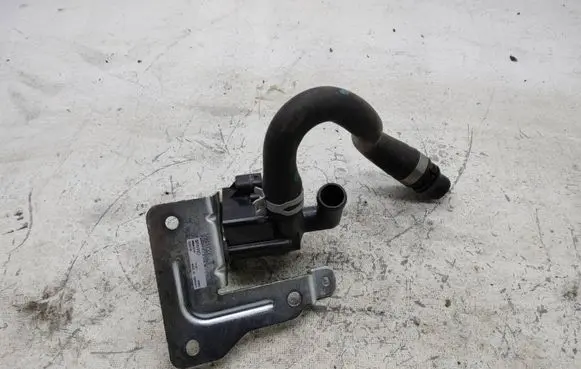 Volvo XC40 Electric auxiliary coolant/water pump 32222110 8888759988