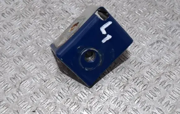 Renault Master III Fender mounting bracket