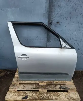 Skoda Yeti (5L) Front door 5L0831312