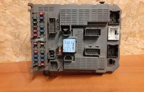 Citroen C5 Fuse box set 9645352980