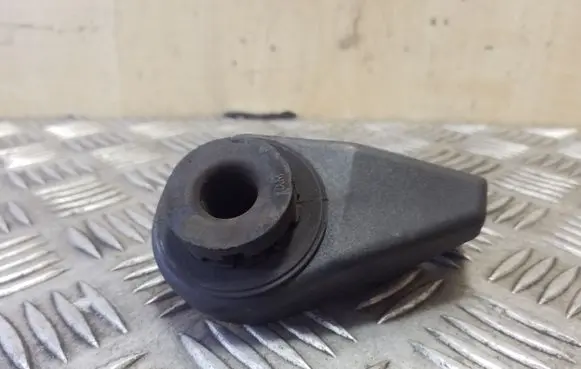 Hyundai ix35 Radiator mount bracket