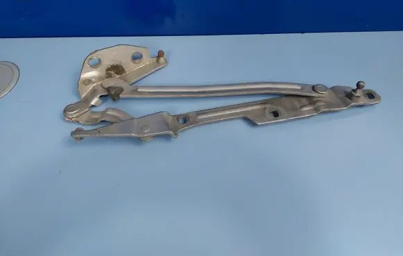 Audi A8 S8 D2 4D Tailgate/trunk/boot hinge 4D0827300A