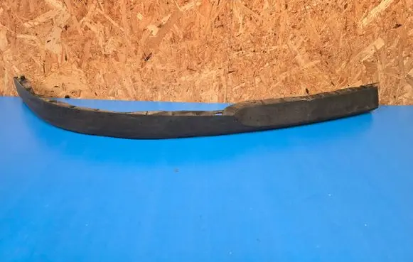 Front bumper lip