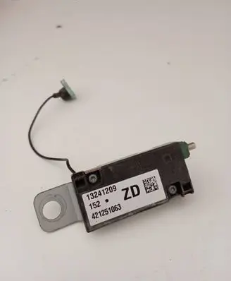 Opel Insignia A Aerial antenna amplifier 13241209 421251063