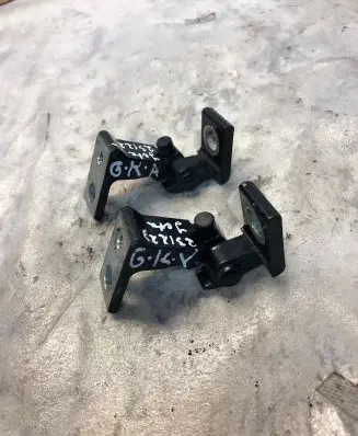 Volkswagen Jetta VI Rear door hinge set 8k0831401a