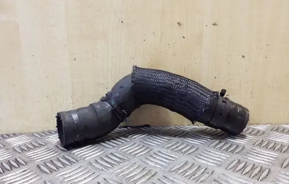 Engine coolant pipe/hose