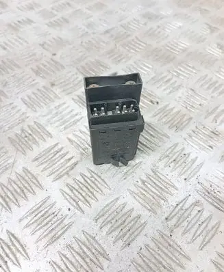 BMW 5 E39 Glow plug pre-heat relay 2246473 72RB501 1221